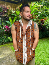 Load image into Gallery viewer, Reversible Hooded Vest